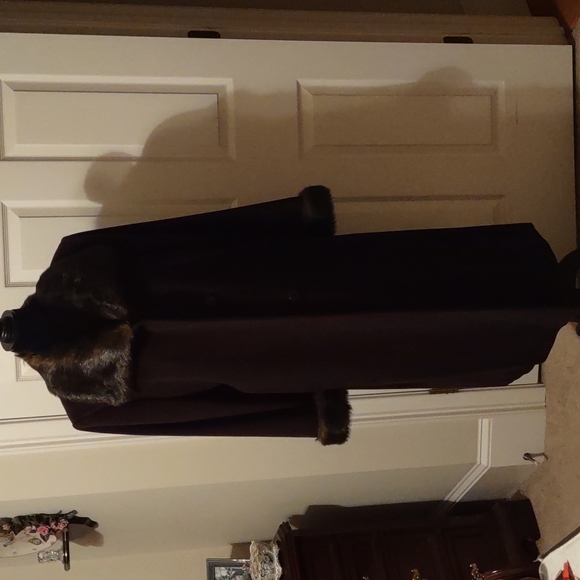 brown winter trench coat with faux fur trim, M - Picture 15 of 16